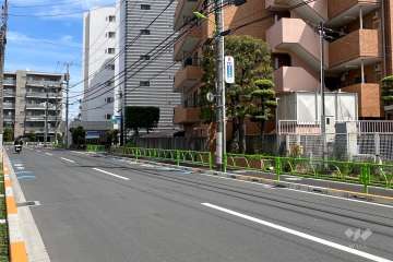 敷地北側の前面道路