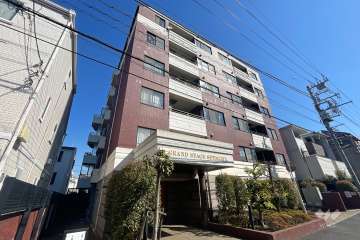 グランドステージ世田谷の外観（南西側から）　