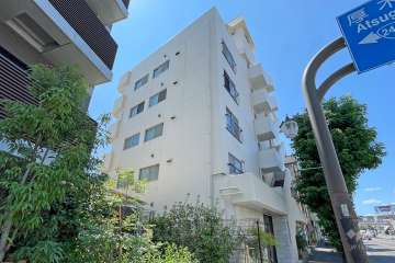 京王瀬田マンションの外観（南東側から）