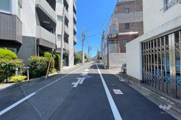 敷地北東側の前面道路