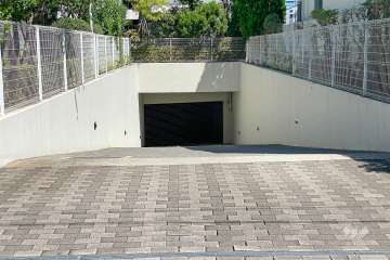 駐車場の出入り口