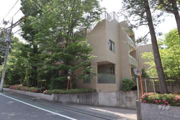 ロイヤルシーズン瀬田の外観（北西側から）