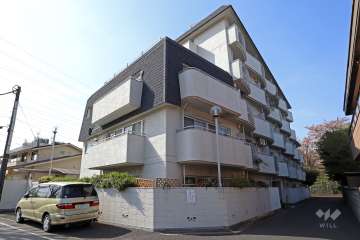 成城コートの外観（南東側から）