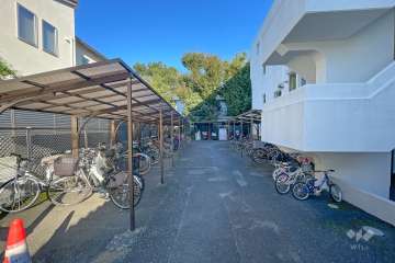 駐輪場（屋根付き）