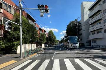 敷地南側の前面道路
