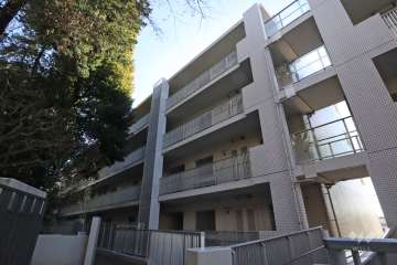 シティハウス成城センターコートの外観（北西側から）