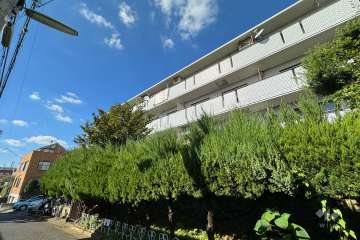 キャッスルマンション成城学園の外観（南東側から）