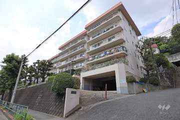 成城ハウスの外観（南東側から）