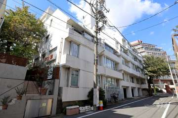 メゾンベール成城の外観（南東側から）