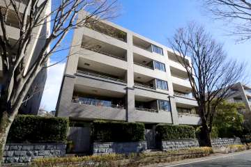 パークシティ成城Bコートの外観(北西側から)