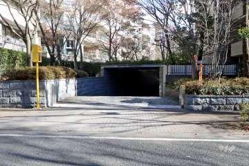 駐車場の出入り口