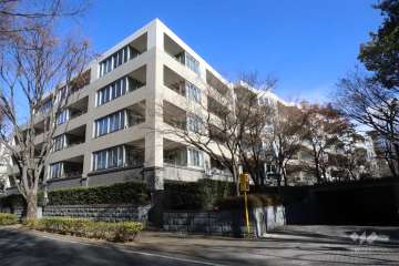 パークシティ成城Ｅコートの外観(南西側から)