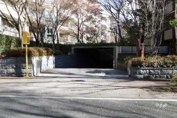 駐車場の出入り口