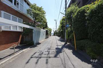 敷地南東側の前面道路