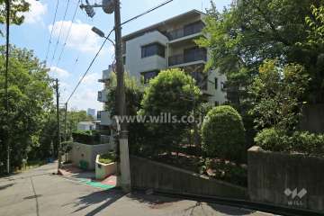 エクセランス苦楽園の外観（北西側から）