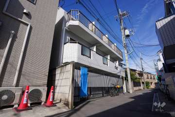 日神パレス赤堤の外観（南西側から）