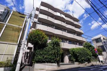 ウインベルソロ世田谷赤堤の外観（南西側から）