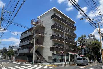 赤堤ハイム（赤堤2丁目）の外観(南西側から)