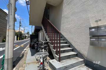 敷地入り口