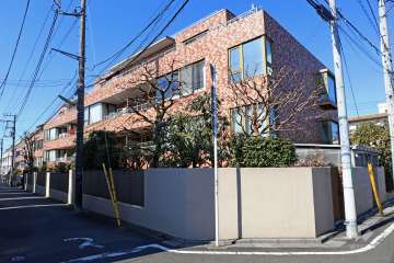 マンション赤堤テラスの外観（南東側から）