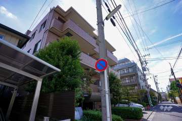 コンフィール赤堤の外観（北東側から）