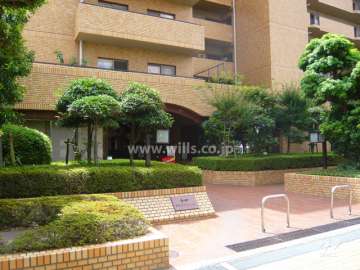 イトーピア西宮北口の外観（北西側から）