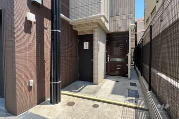 北側の住戸出入り口