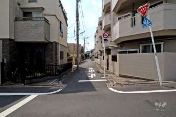 敷地南西側の前面道路