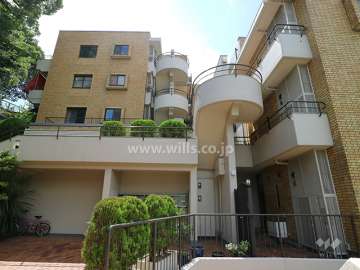 ヴィラン夙川山手の外観（北側から）