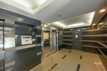 エントランスはオートロック付きです。