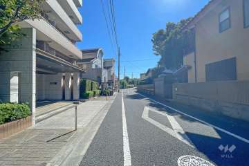 敷地南西側の前面道路