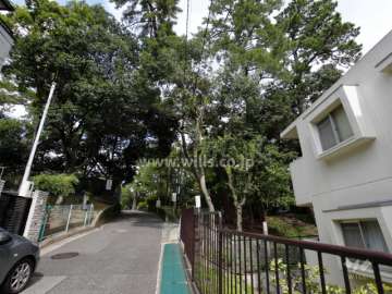 敷地の北側には『広田公園』があります。