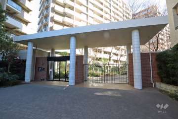 エントランスアプローチ（西側）