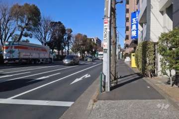 敷地西側は都道311号（環八通り）に面しています。