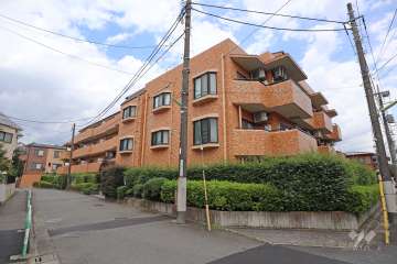 ライオンズマンション千歳船橋第2の外観（南西側から）