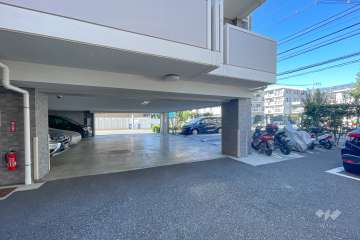 敷地内駐車場（屋外平面式・屋内平面式）