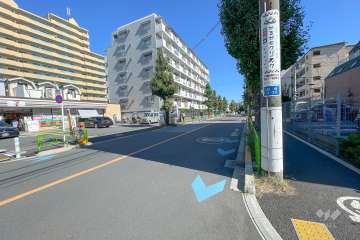 敷地北側の前面道路