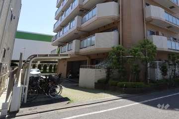 駐車場の出入り口