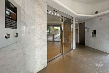 エントランスはオートロック.付きです。