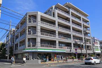 グランハウス千歳船橋の外観（南西側から）