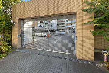 駐車場の出入り口（リングシャッター付き）