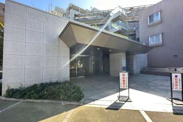 北側の敷地入り口