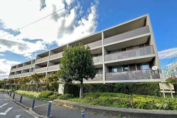 パークホームズ祖師谷ガーデンズコートの外観（南東側から）