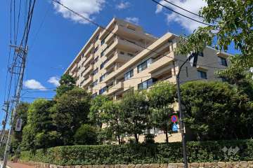 成城ハイム1号棟の外観（南東側から）