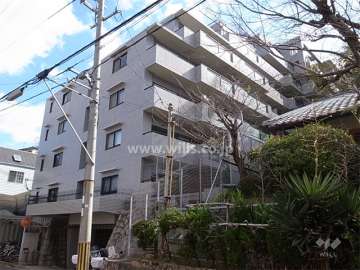 グラン・ドムール甲陽園五月ケ丘の外観（南西側から）