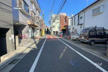 敷地東側の前面道路