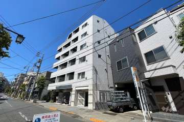 ルリオン三軒茶屋３の外観（南西側から）