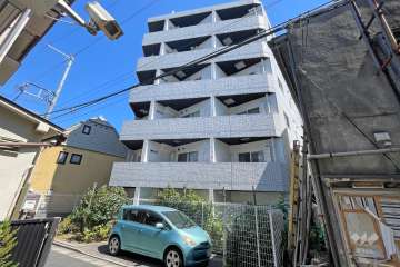 ルリオン三軒茶屋３の外観（北西側から）