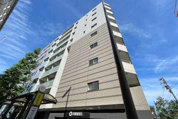 フェニシア三軒茶屋の外観（南側から）