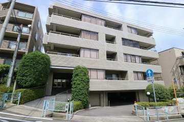 グランドムール夙川の外観（南側から）